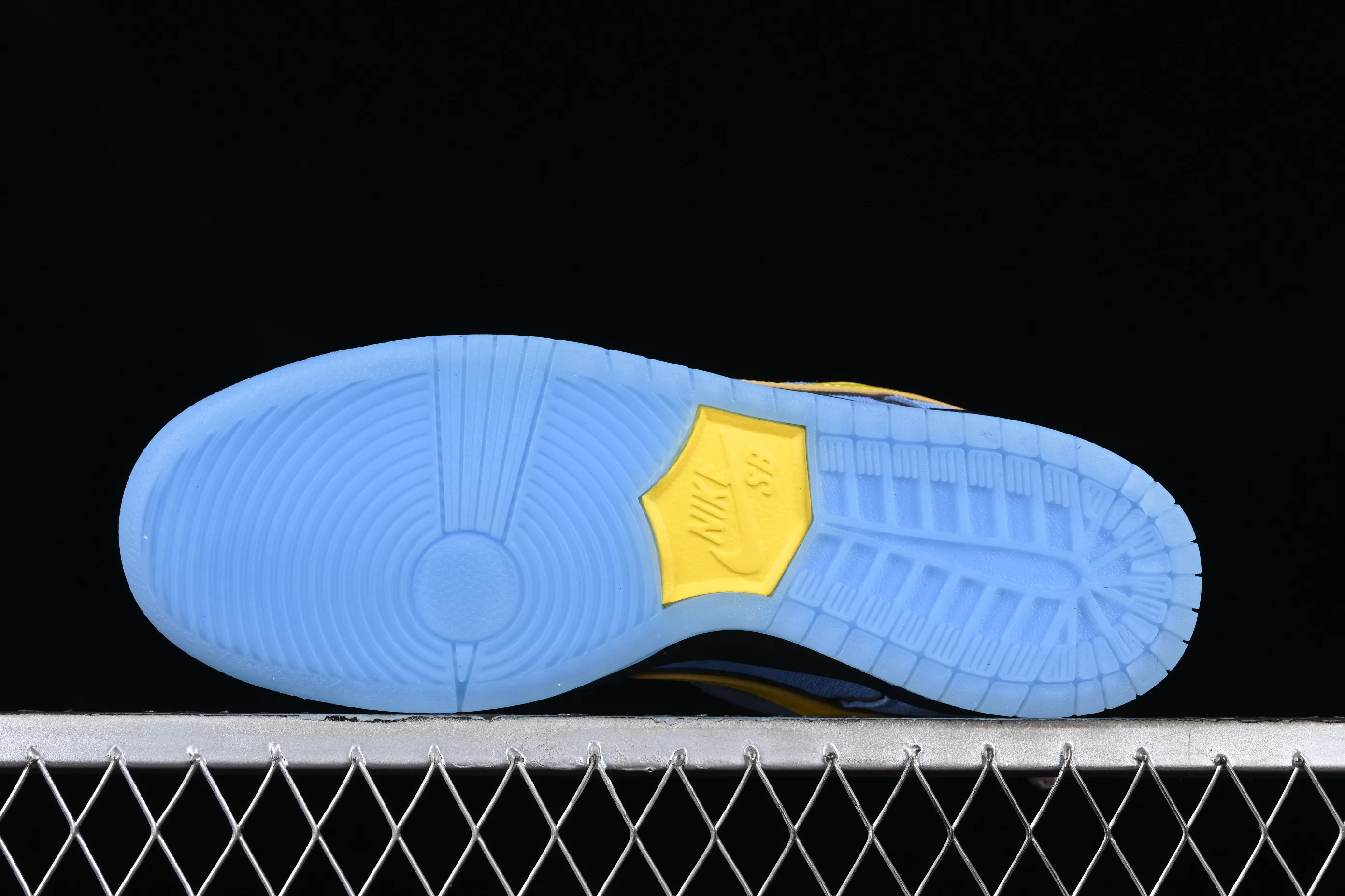 All Categories Nk SB Dunk Series Nk SB Dunk Low Low-top sneakers Pure original version The Powerpuff Girls x Nk SB Dunk Low Powerpuff Girls joint model Low-top casual sneakers FZ8320-400